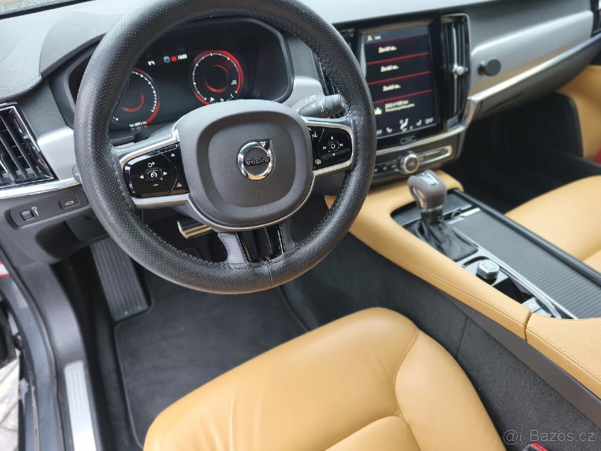 2017 Volvo V90 - 17