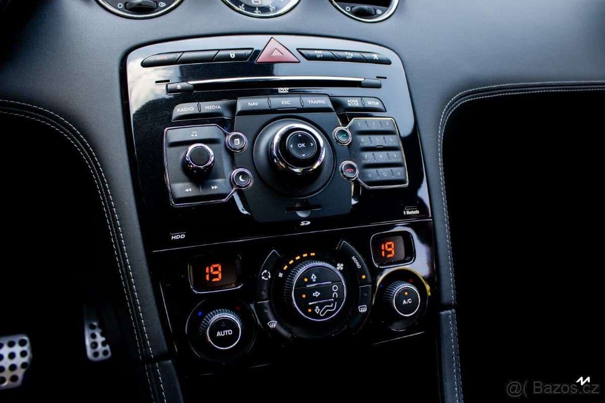 2011 Peugeot RCZ - 17