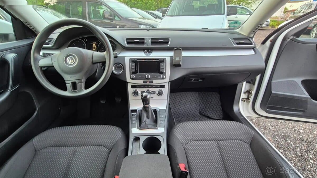 2014 Volkswagen PASSAT - 17