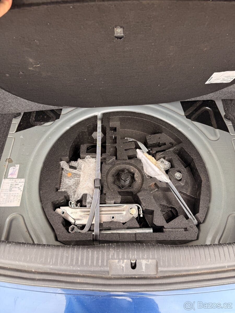 2012 Volkswagen GOLF - 17