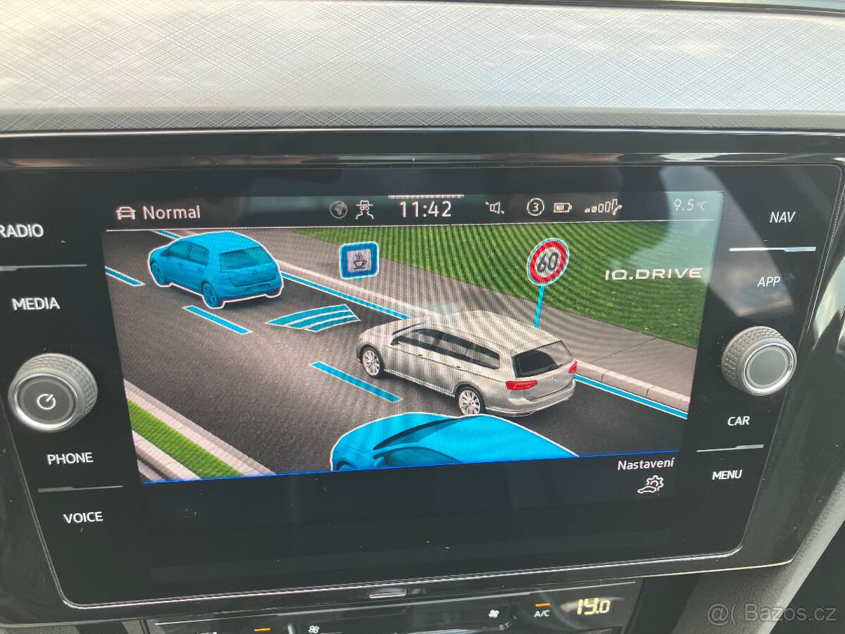2023 Volkswagen PASSAT - 17