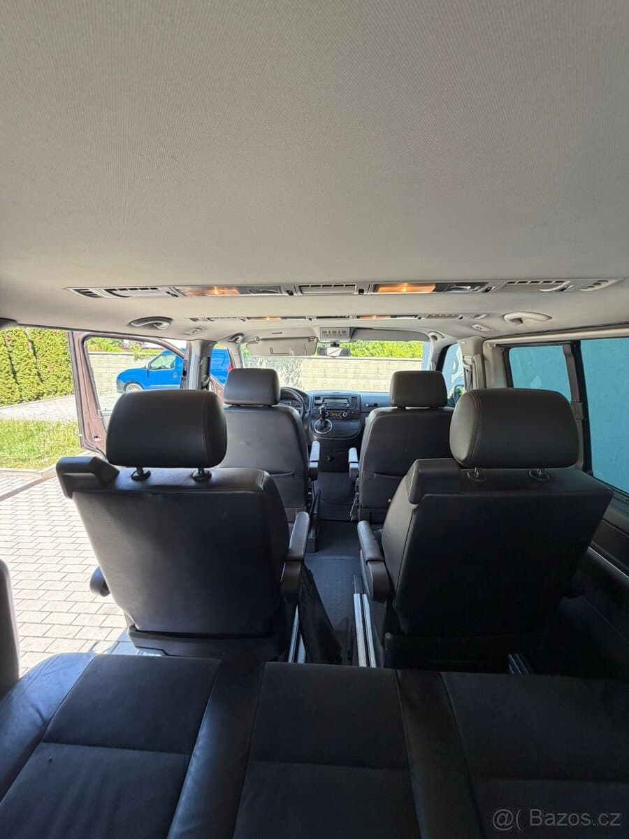 2011 Volkswagen MULTIVAN - 17