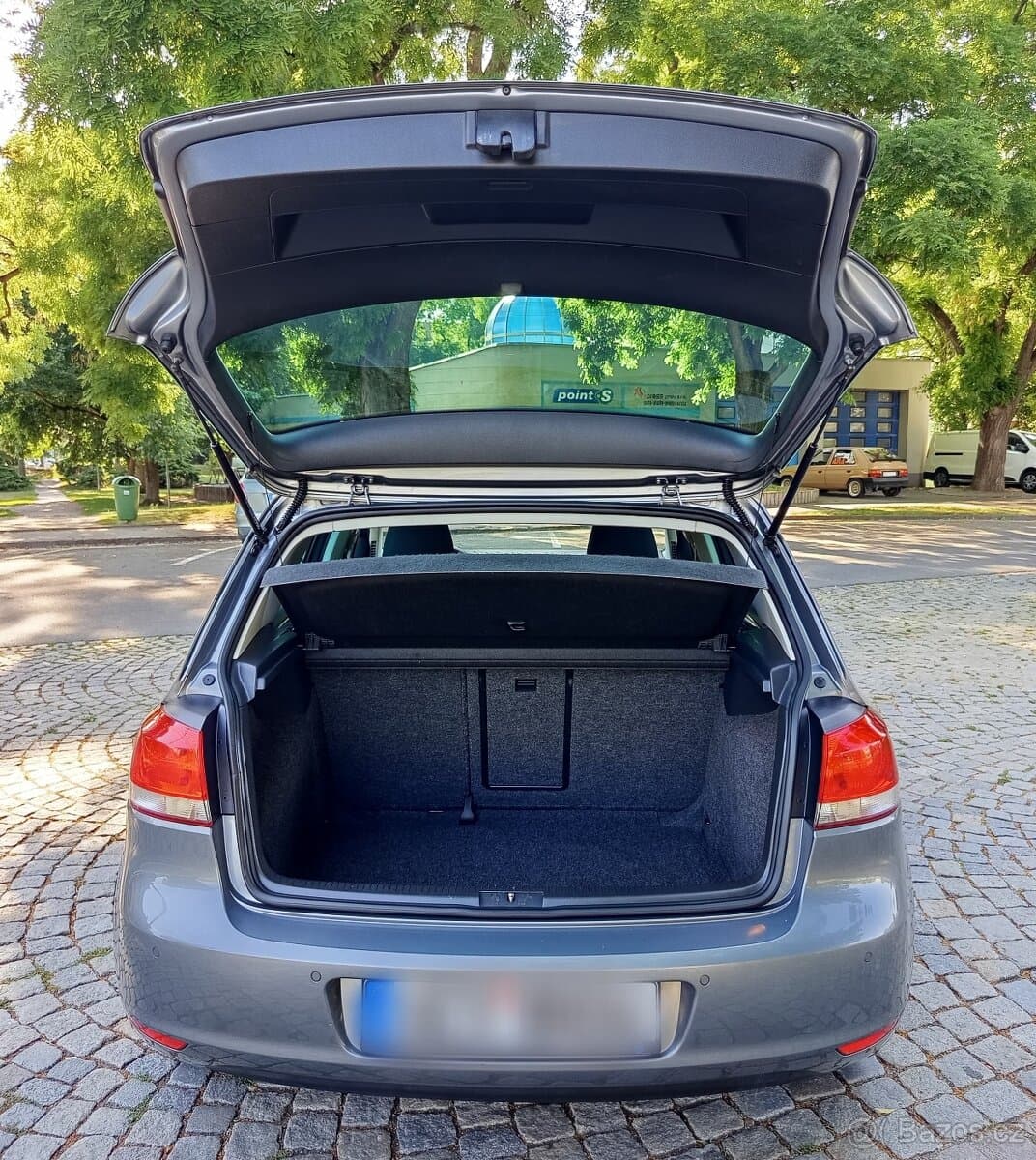 2011 Volkswagen GOLF - 17