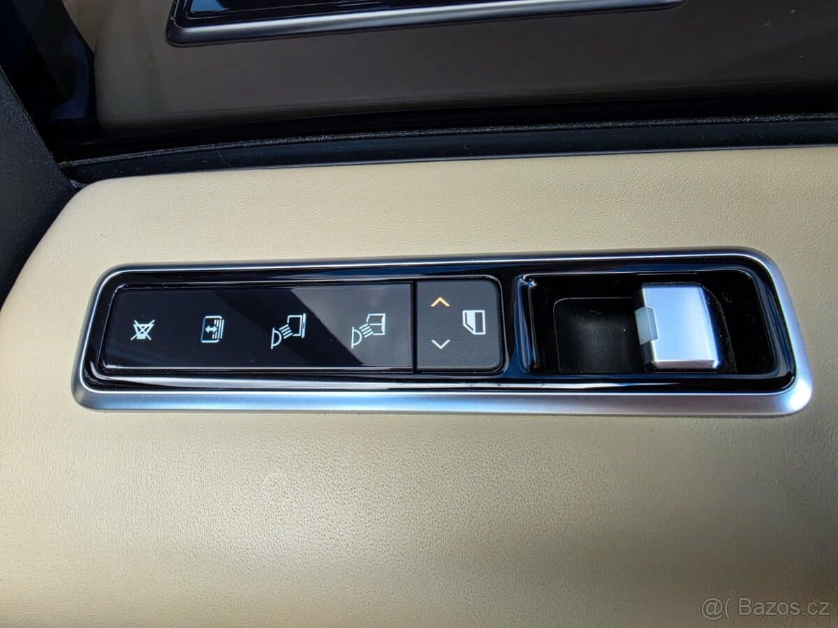 2019 Land Rover RANGE ROVER - 17