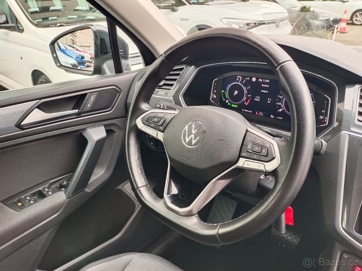 2021 Volkswagen TIGUAN - 17