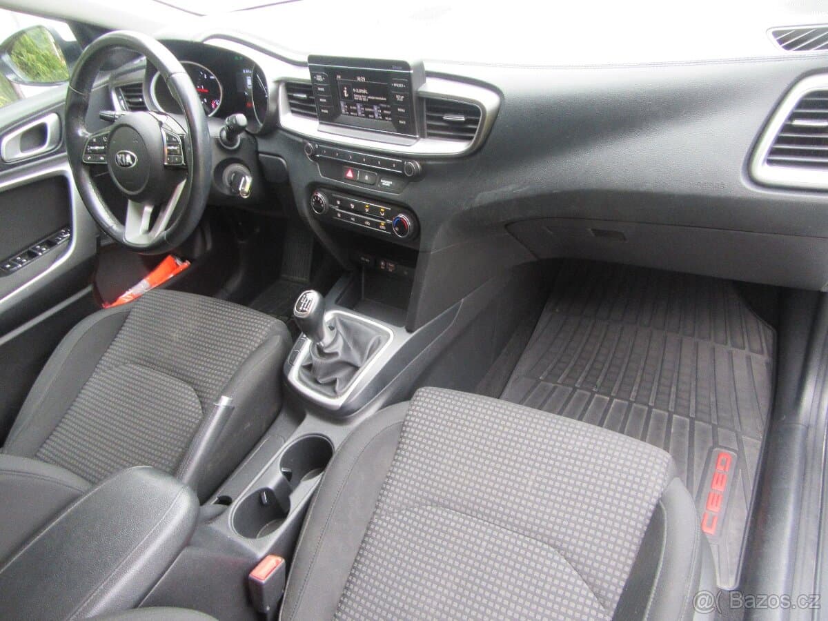 2019 Kia PROCEED - 17