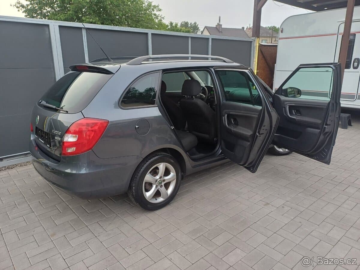 2011 Škoda FABIA - 17