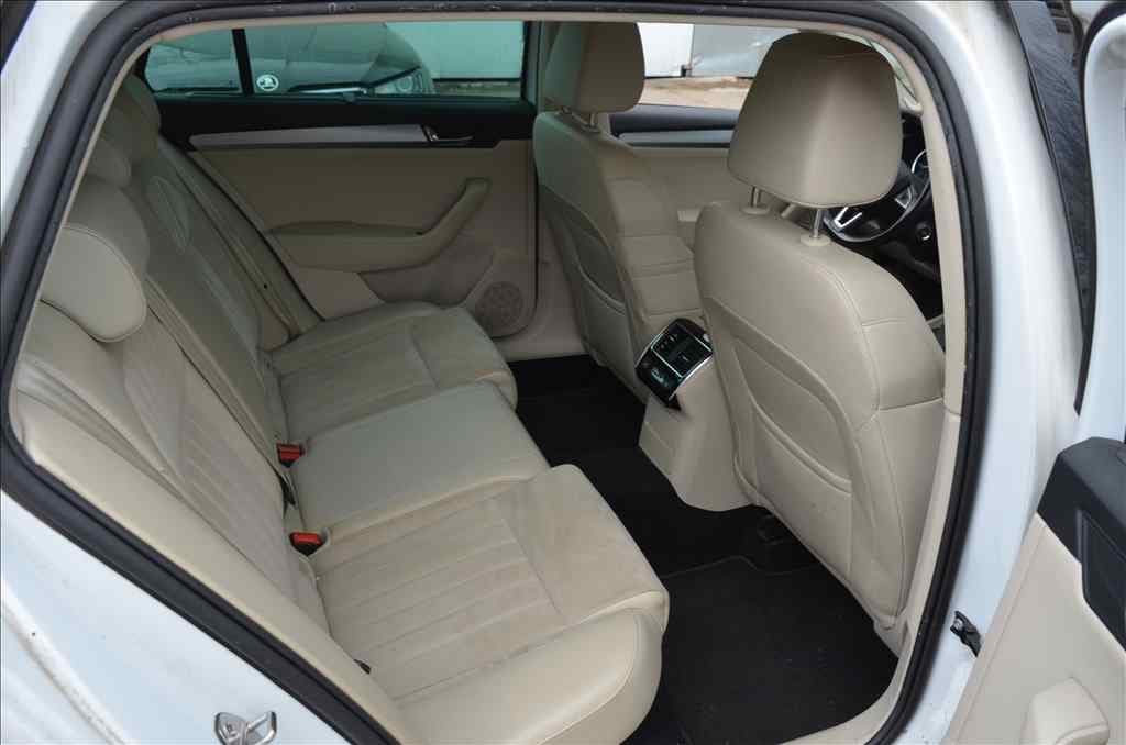 2018 Škoda SUPERB - 17