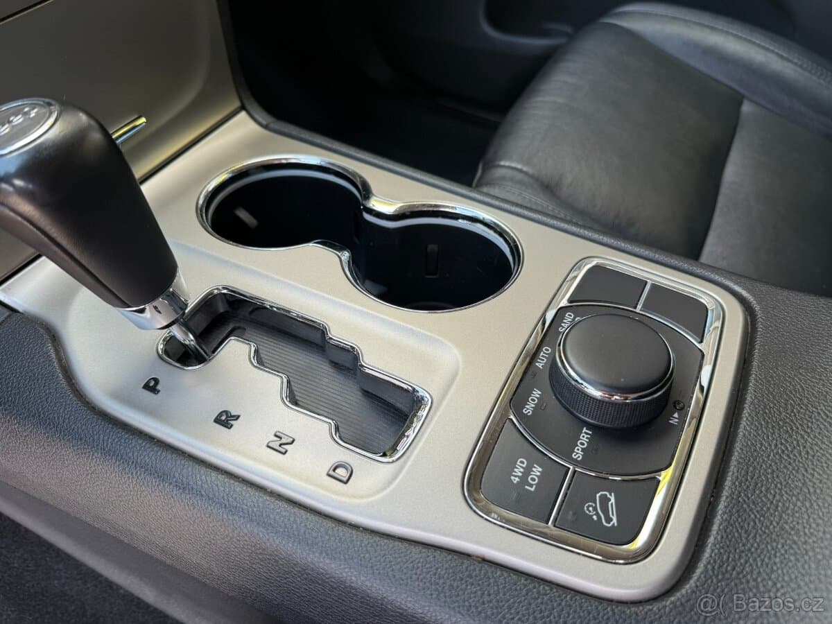2011 Jeep CHEROKEE - 17