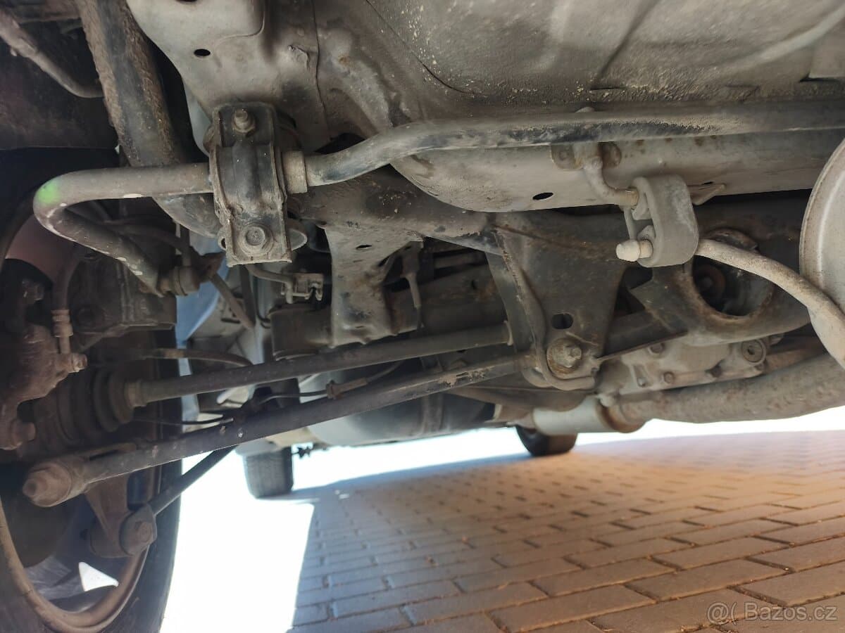 2004 Nissan X-TRAIL - 17