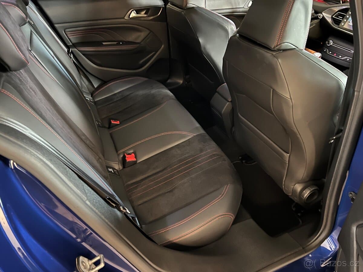 2017 Peugeot 308 - 17