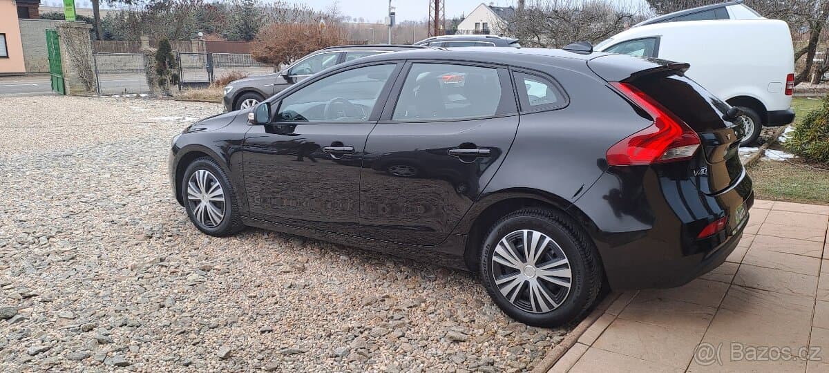 2015 Volvo V40 - 17