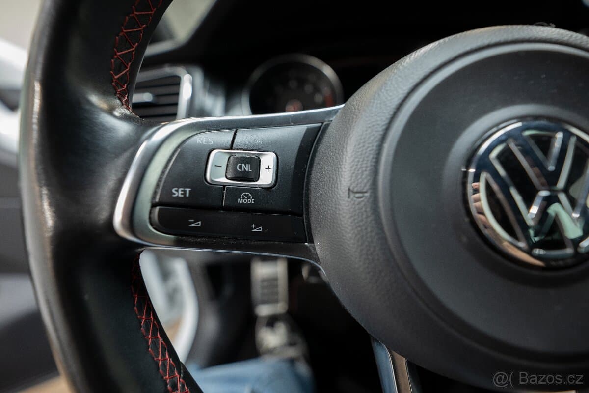 2014 Volkswagen GOLF - 17