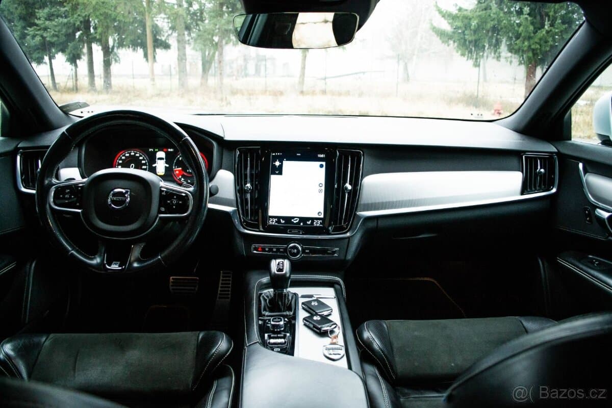 2017 Volvo S90 - 17