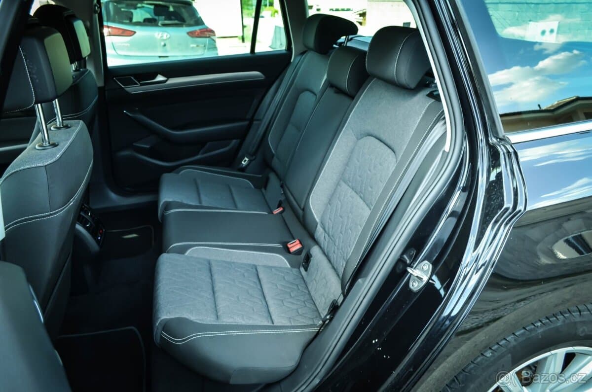 2023 Volkswagen PASSAT - 17