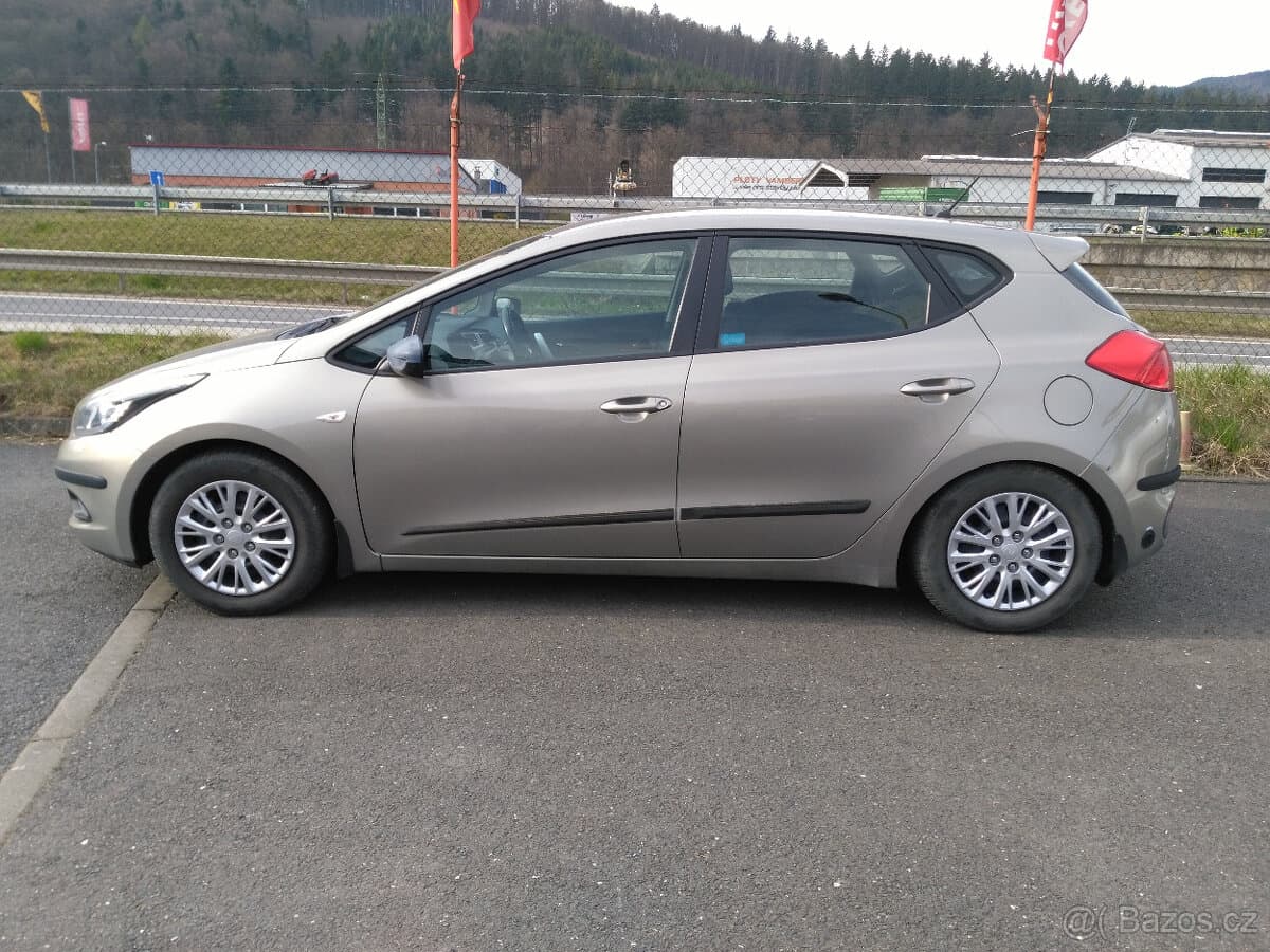 2014 Kia PROCEED - 17
