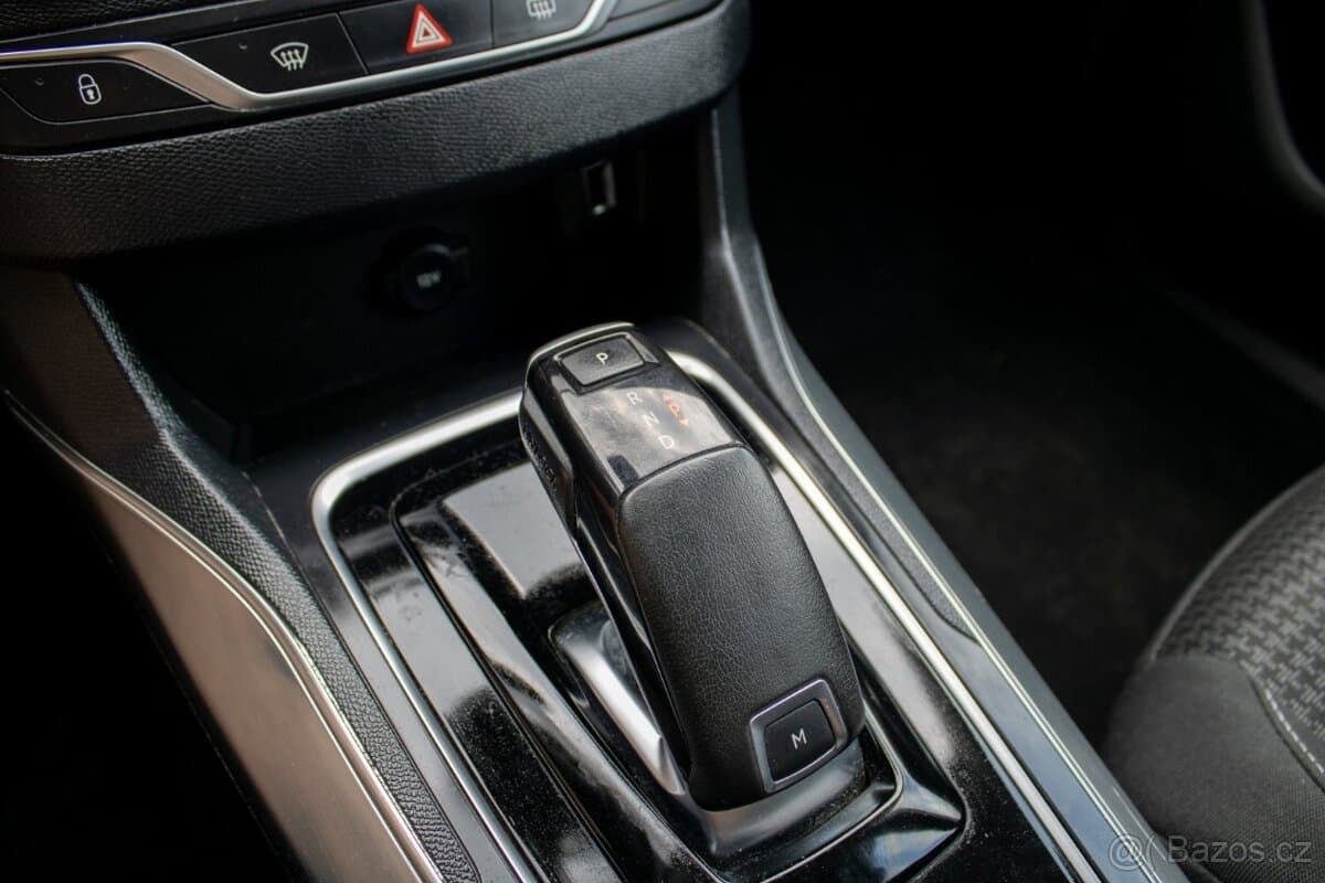 2020 Peugeot 308 - 17