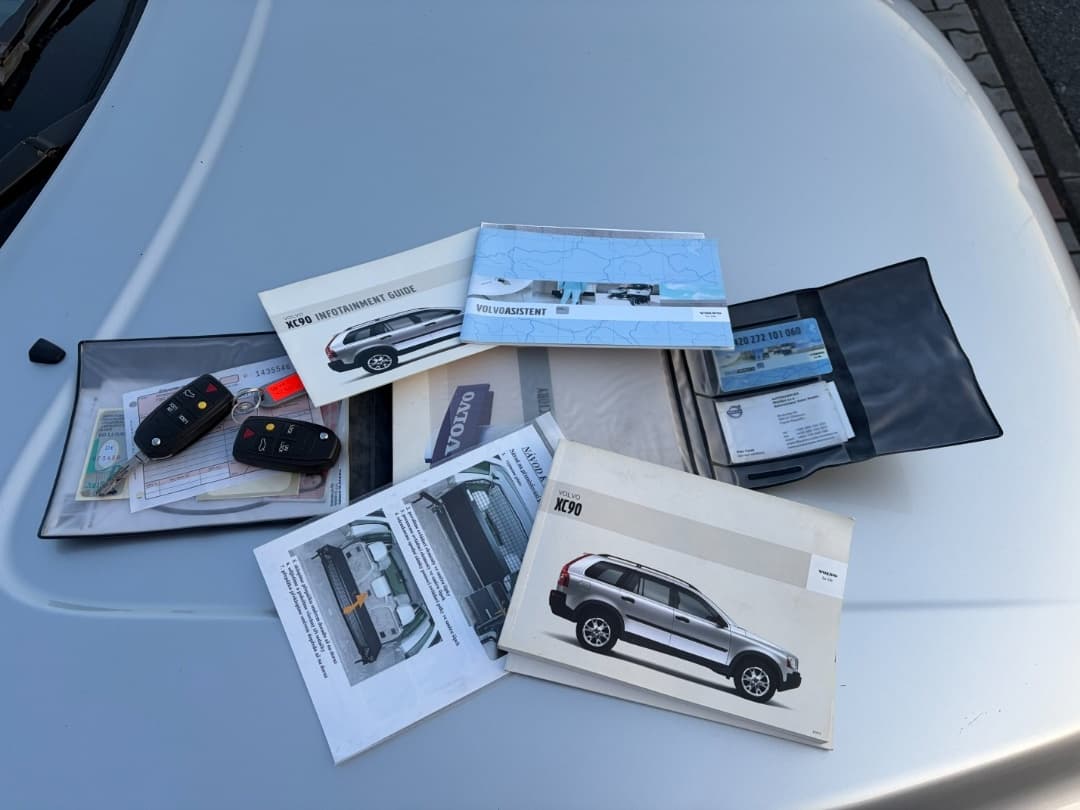 2004 Volvo XC90 - 17