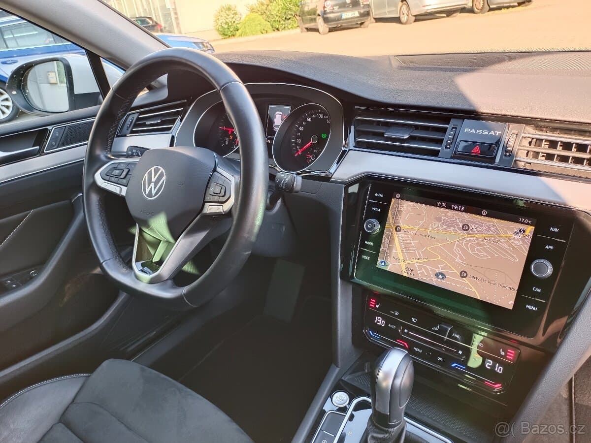 2022 Volkswagen PASSAT - 17