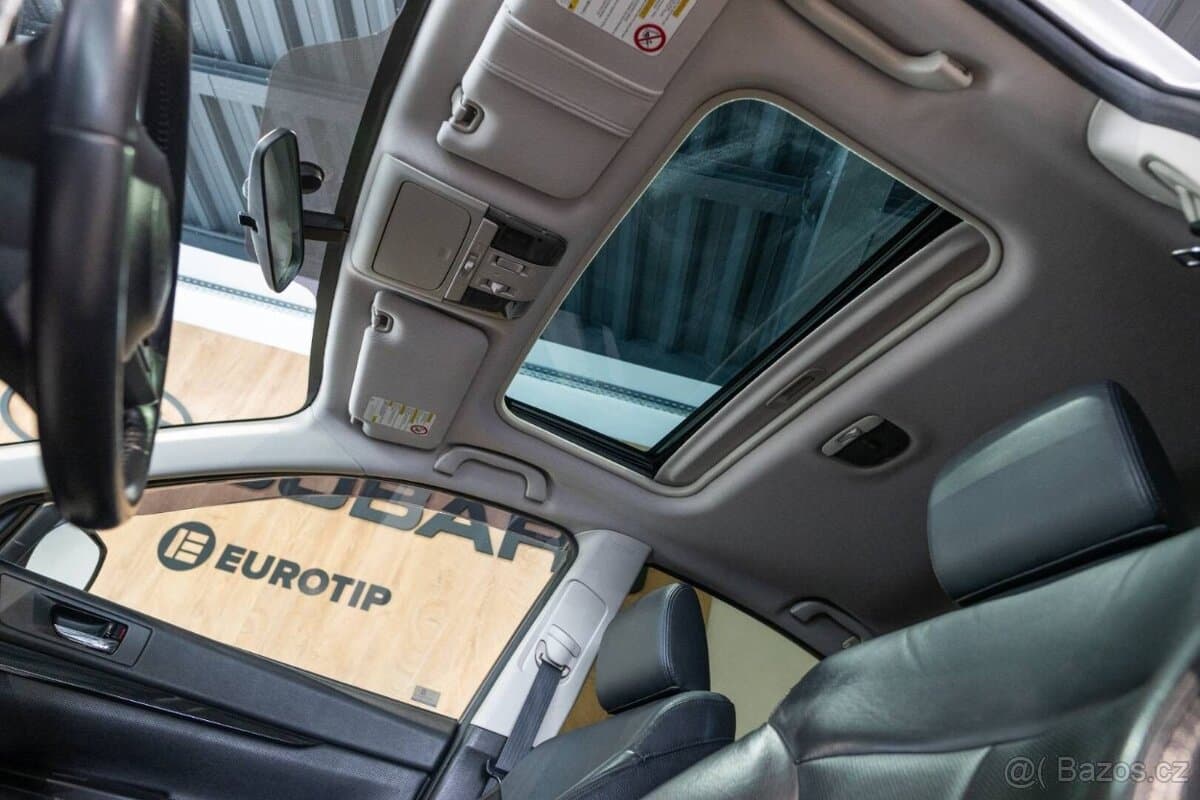 2010 Subaru LEGACY - 17