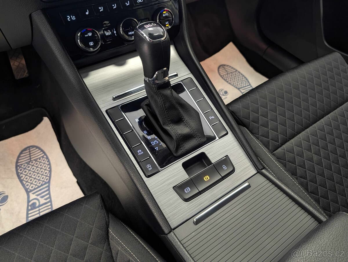 2022 Škoda SUPERB - 17