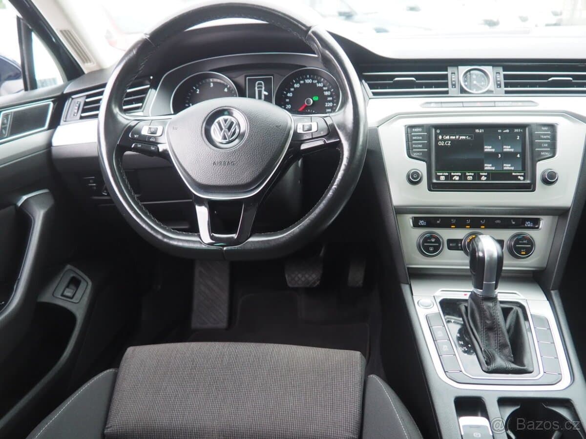 2016 Volkswagen PASSAT - 17