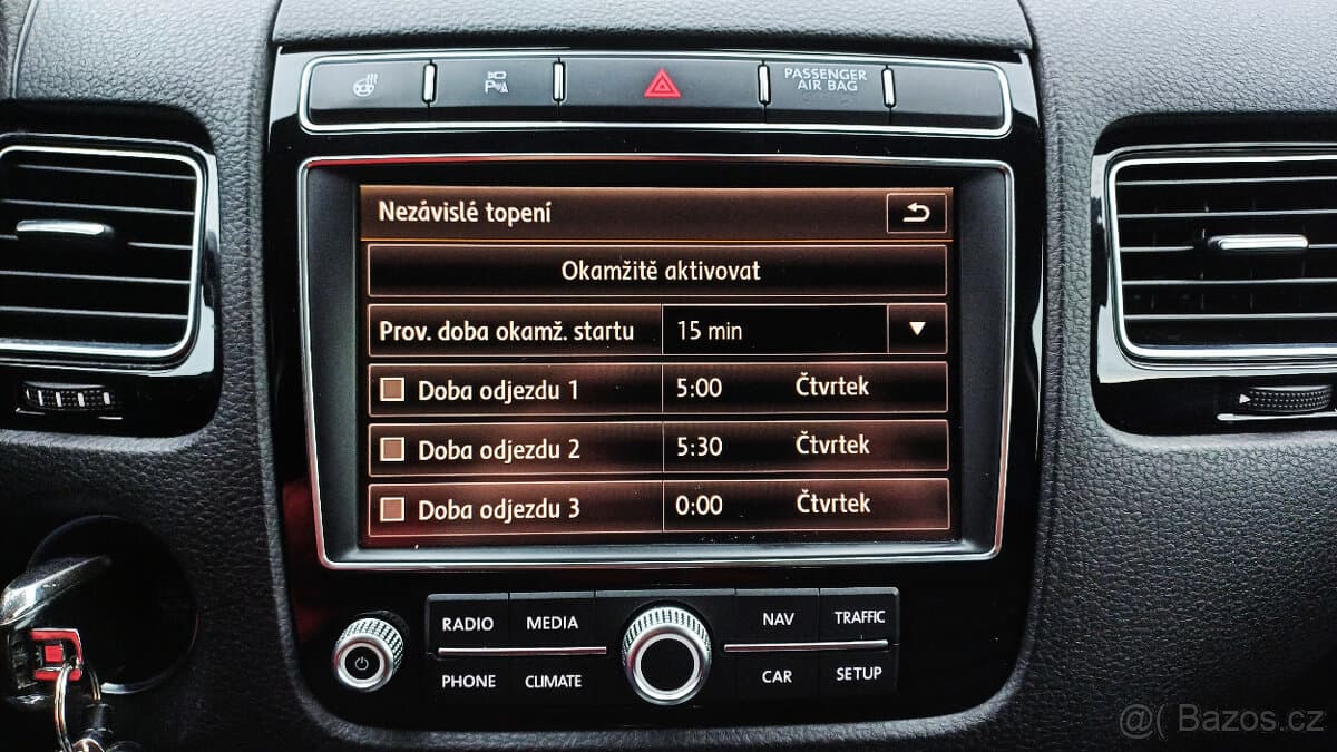 2016 Volkswagen TOUAREG - 17