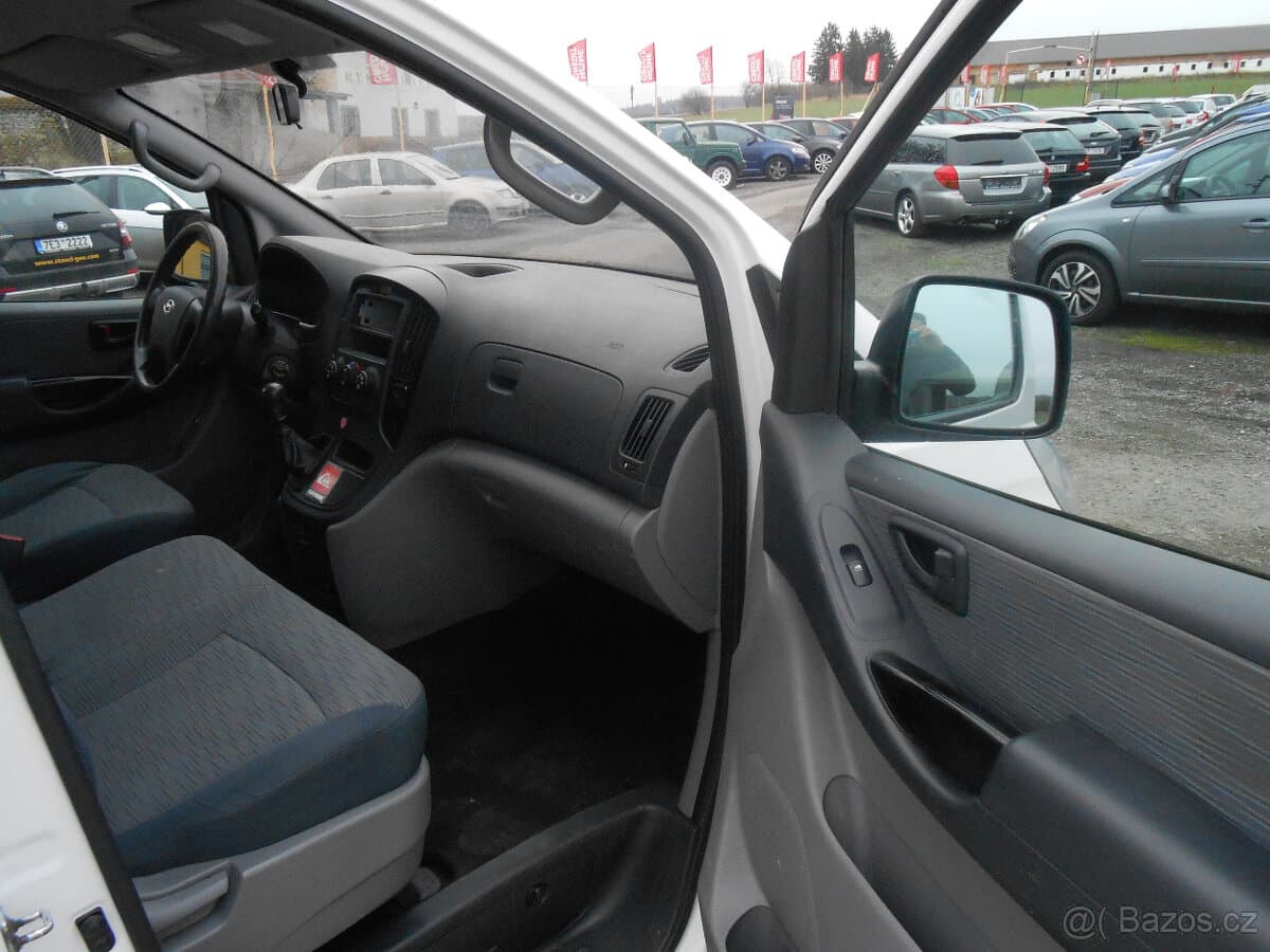 2015 Hyundai H-1 - 17
