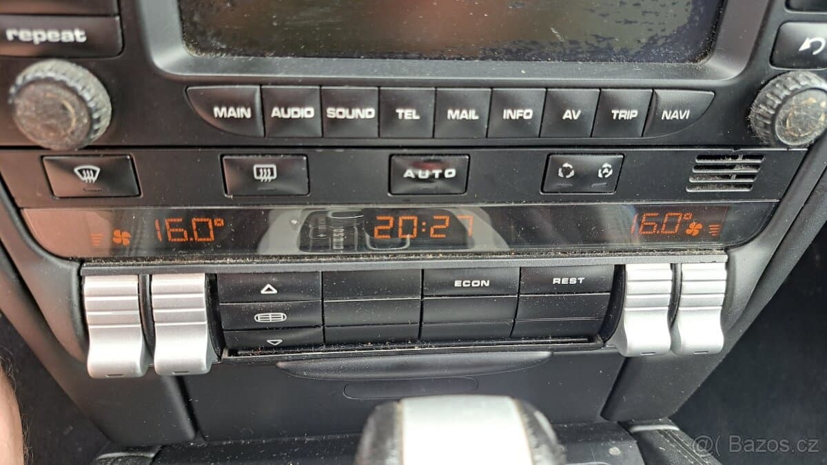 2005 Porsche CAYENNE - 17