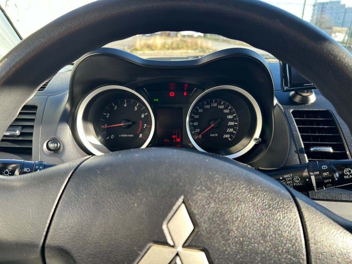 2011 Mitsubishi LANCER - 17