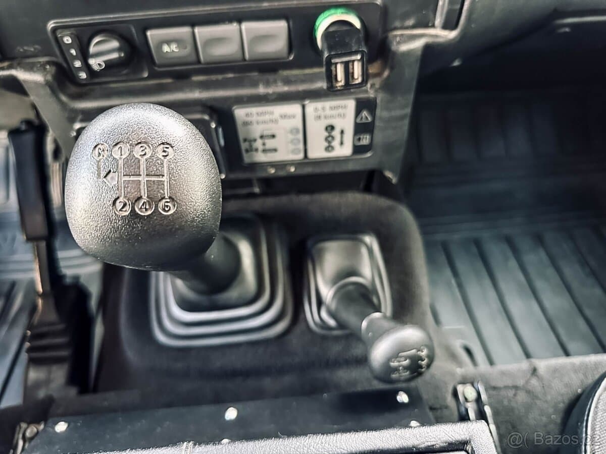 2007 Land Rover DEFENDER - 17