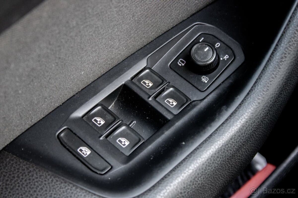 2015 Volkswagen PASSAT - 17