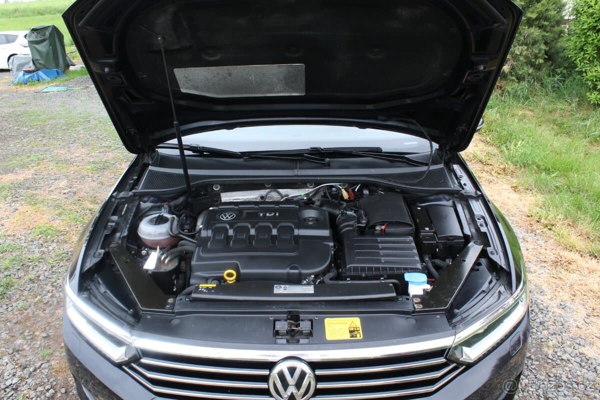 2015 Volkswagen PASSAT - 17