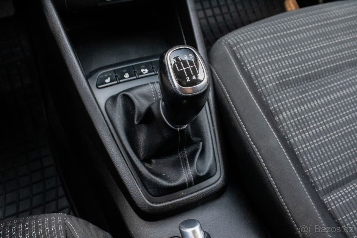 2019 Kia STONIC - 17