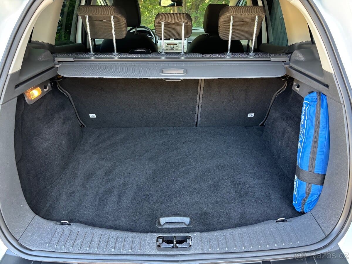 2010 Ford KUGA - 17