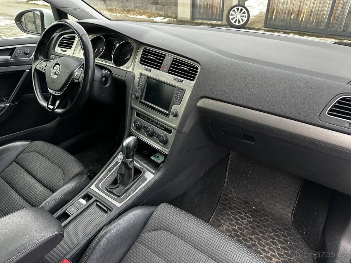 2017 Volkswagen GOLF - 17