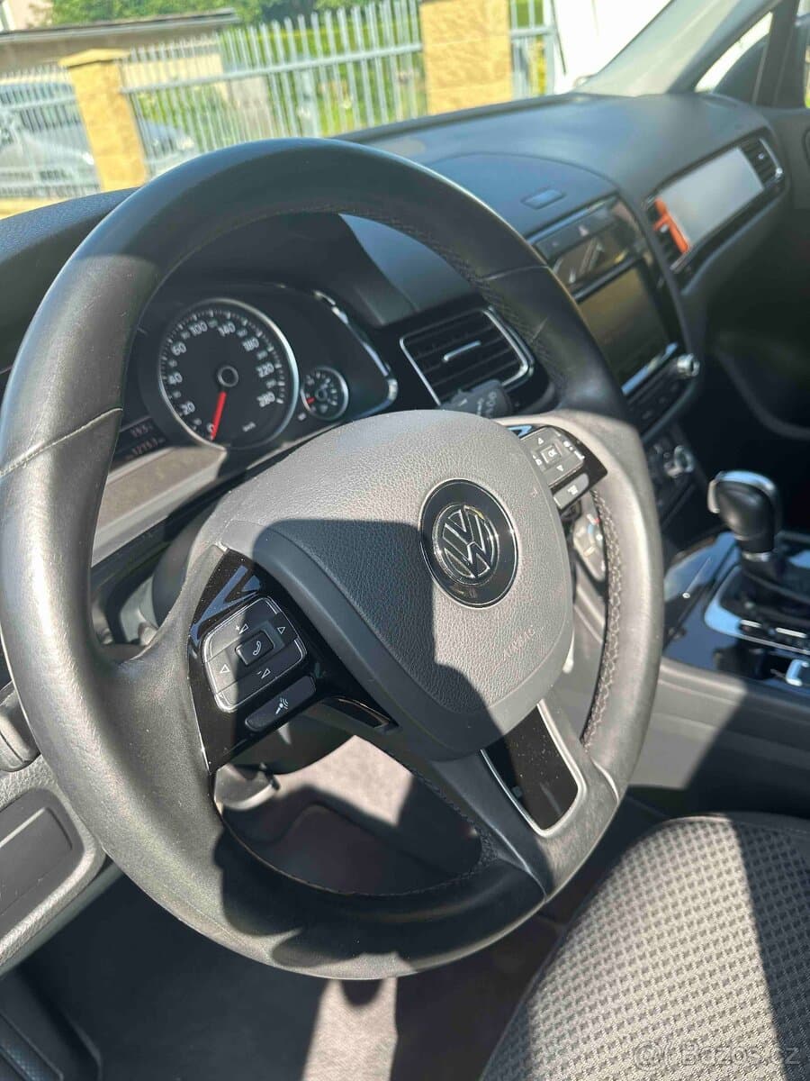 2014 Volkswagen TOUAREG - 17