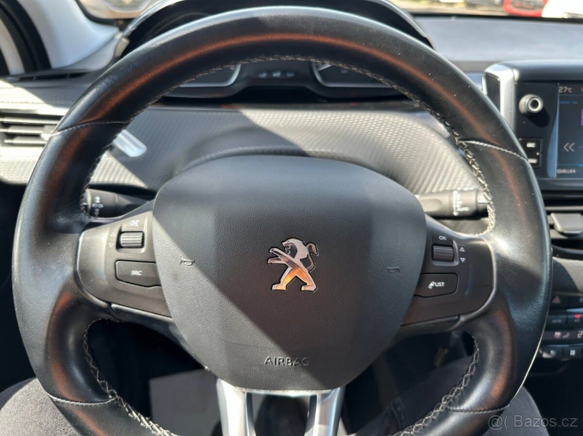 Peugeot 208 - 17