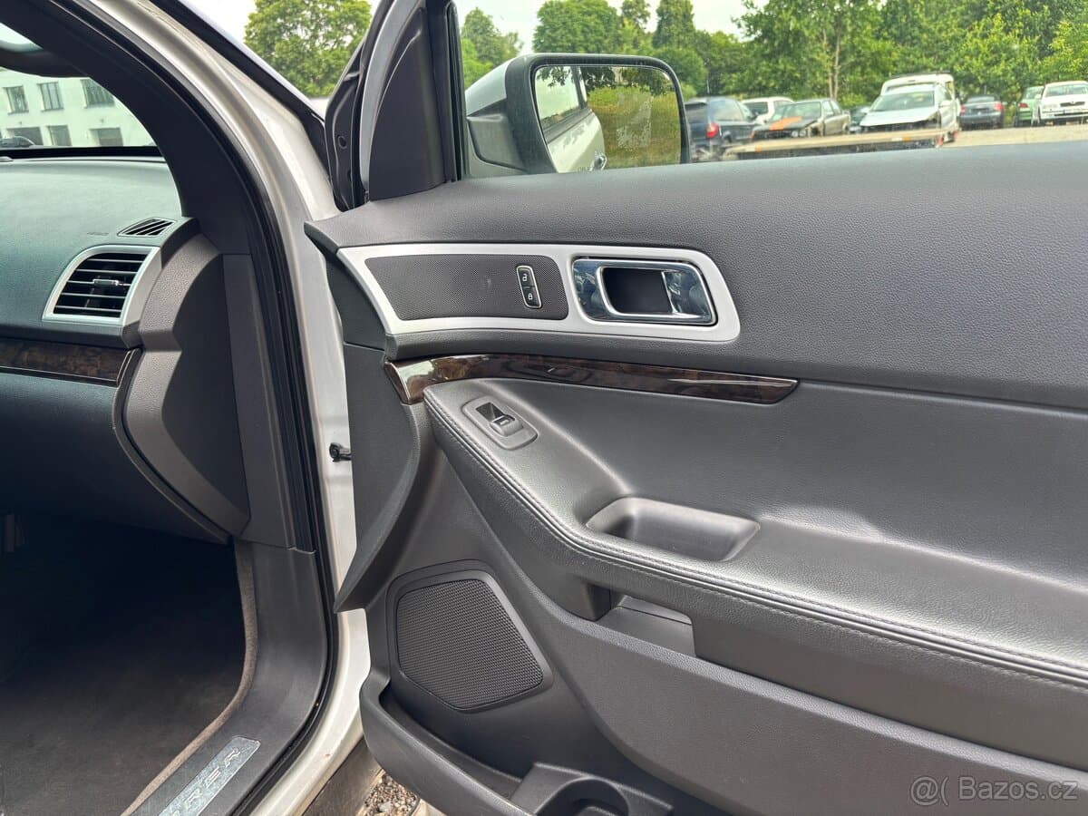 Ford EXPLORER - 17
