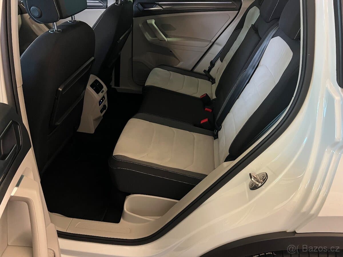 2017 Volkswagen TIGUAN - 17