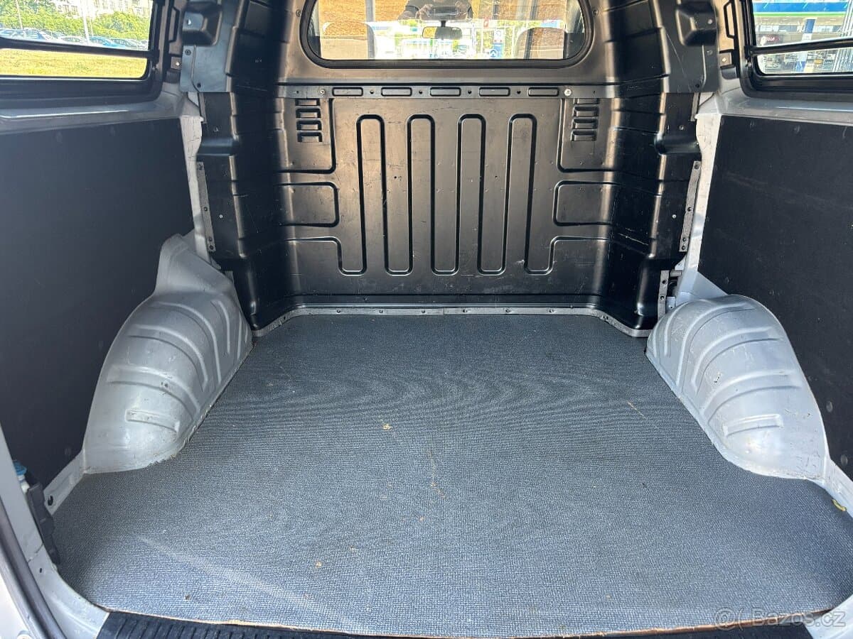 2013 Hyundai H-1 - 17