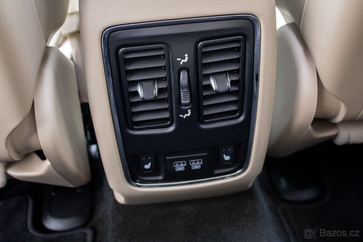 2015 Jeep CHEROKEE - 17