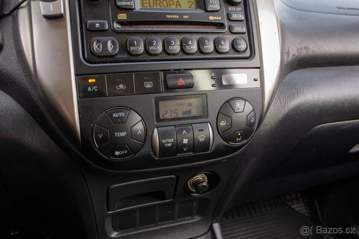 2005 Toyota RAV4 - 17