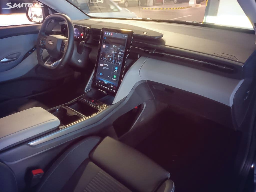 2025 Ford EXPLORER - 17
