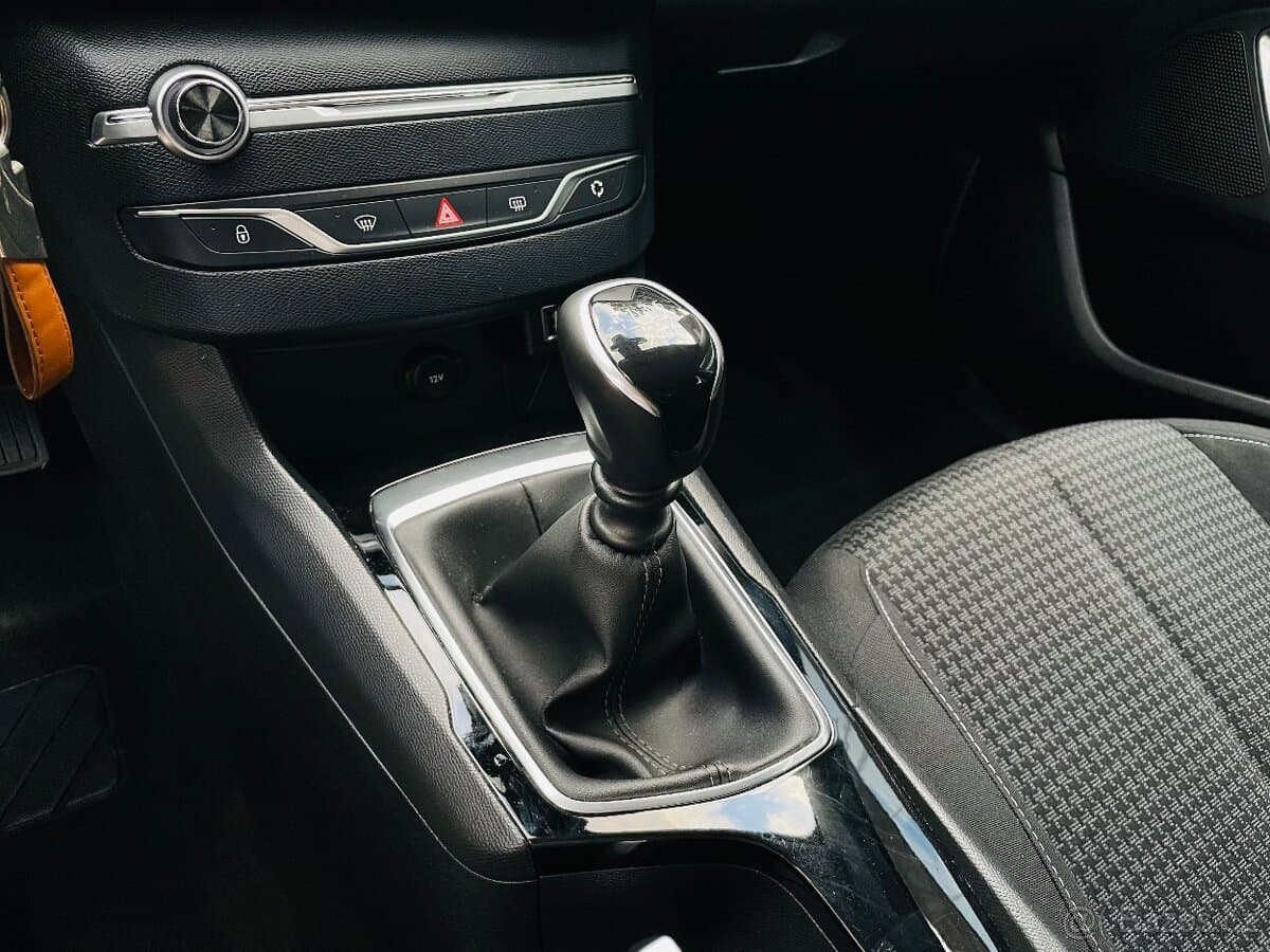 2020 Peugeot 308 - 17