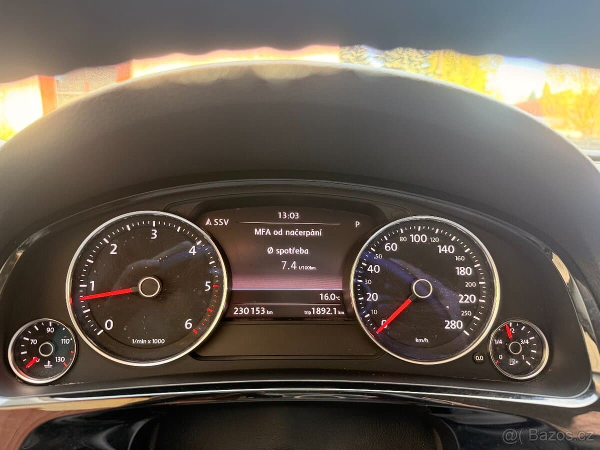 2010 Volkswagen TOUAREG - 17