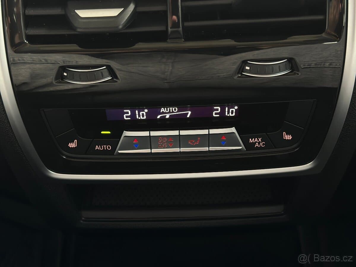 2022 BMW X7 - 17