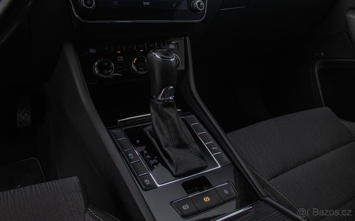 2018 Škoda SUPERB - 17