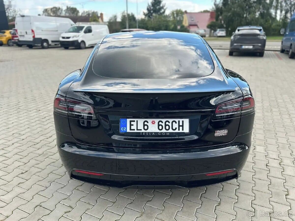 2024 Tesla MODEL S - 17