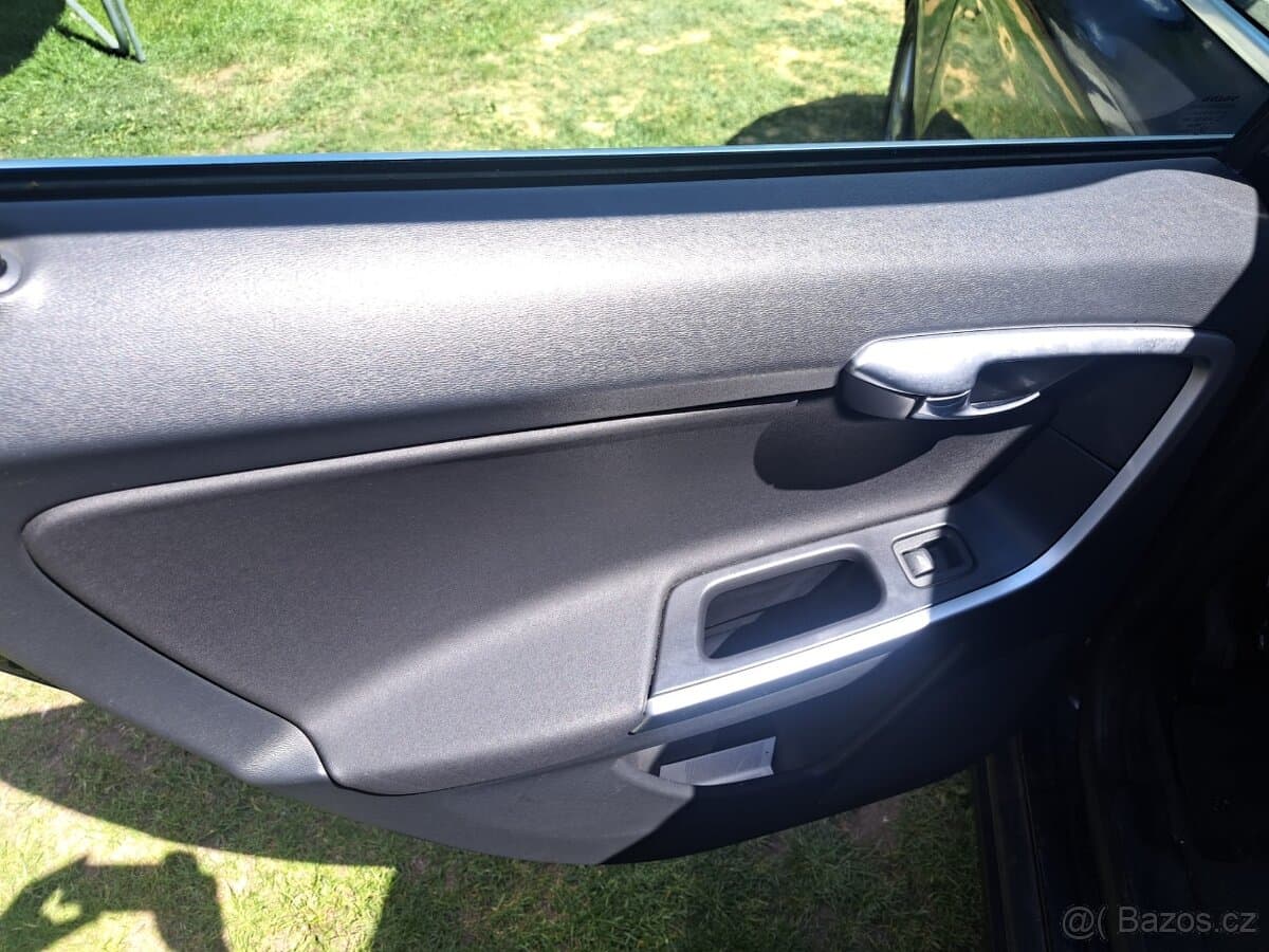 2011 Volvo XC60 - 17